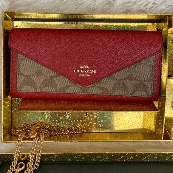 🔥Red Valentine Coach Gold Chain Boxed w/Charms🔥 - Picture 8 of 11